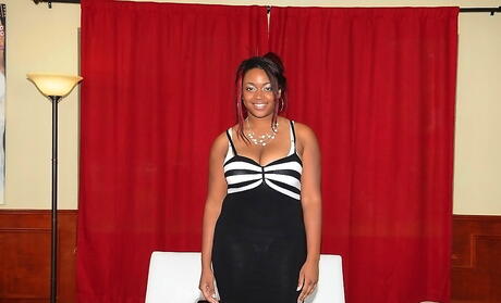 Big Tits, Mini Skirt Pics